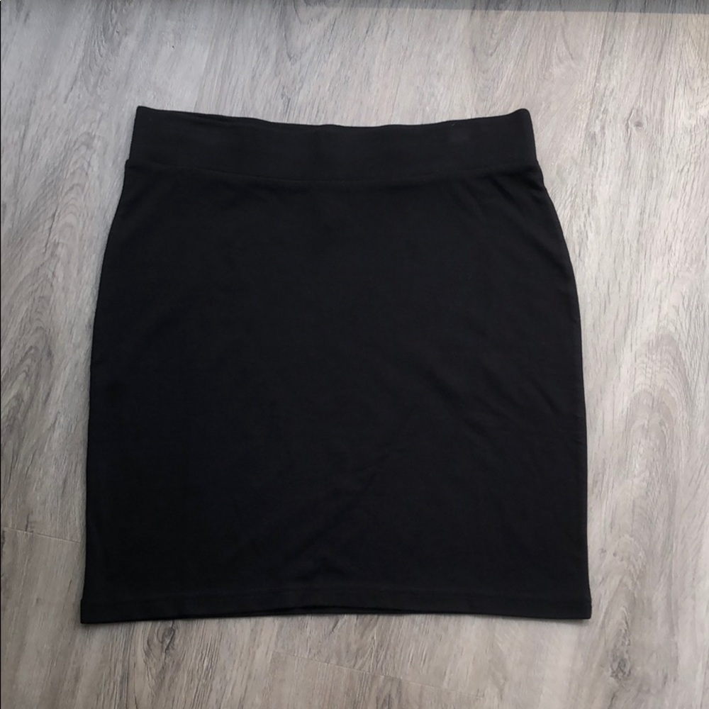 Black mini skirt from H&M
